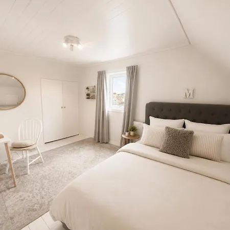 Ons 2026 - Modern 3-bedroom Lägenhet *